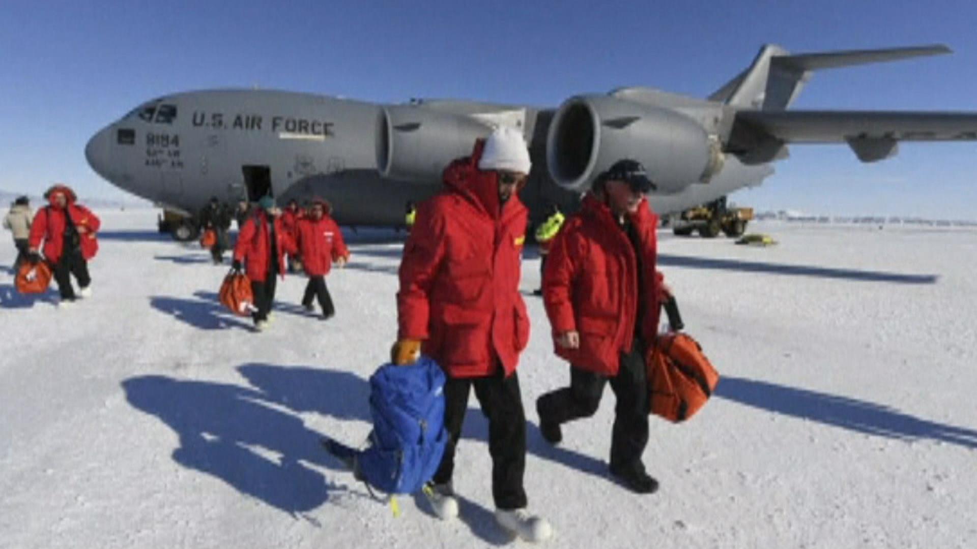 John Kerry goes to Antarctica to discuss climate change with scientists