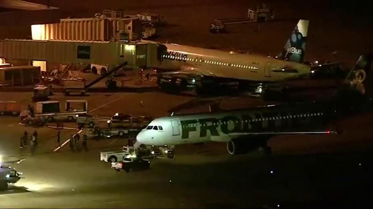 Two planes collide at Phoenix Sky Harbor airport