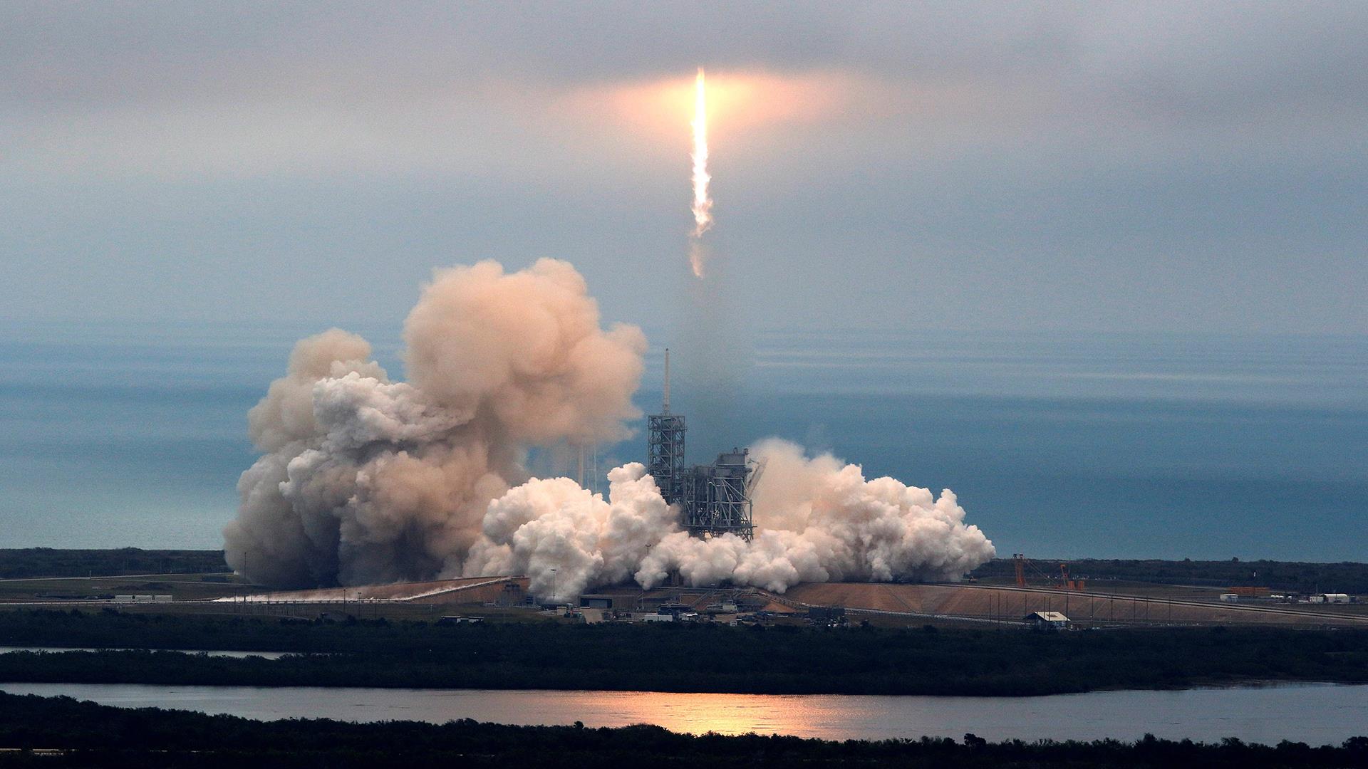 Watch Live: SpaceX Launches First 'Reflight' of Rocket - NBC News1920 x 1080