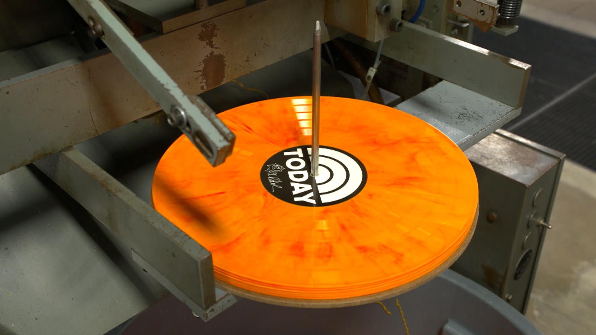 Vinyl is back: Al Roker tunes in on the resurgence of vinyl records