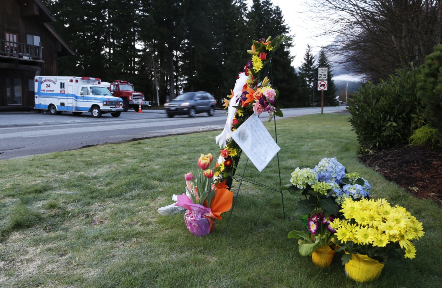 Funeral Home Near Washington Mudslide Copes with Burying More Dead - NBC News