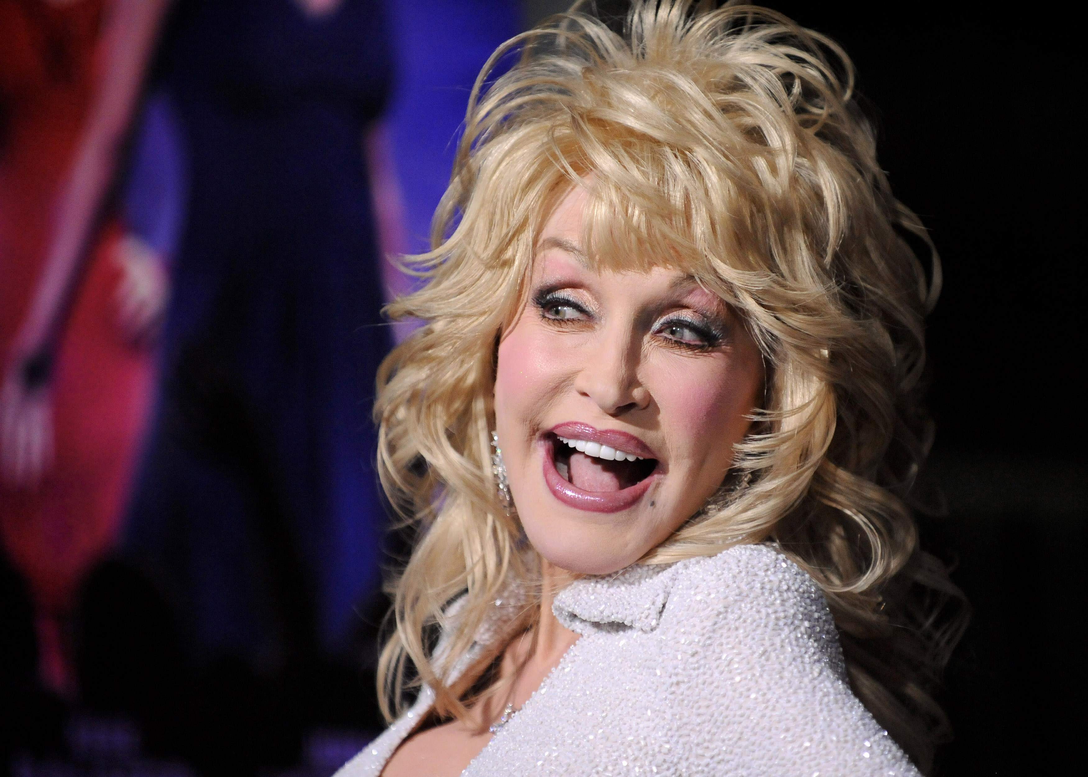 Dolly Parton to renew wedding vows for 50th anniversary to Carl Dean - TODAY.com3500 x 2499