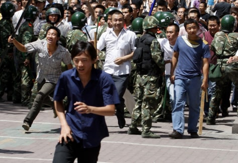 http://media1.s-nbcnews.com/j/MSNBC/Components/Photo/_new/090707-china-uighur-5a.grid-6x2.jpg