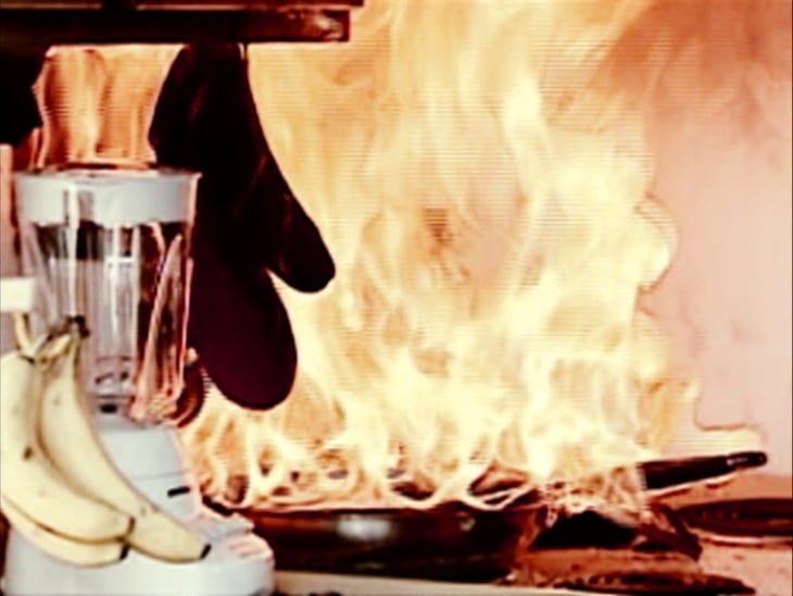 How to extinguish a kitchen fire