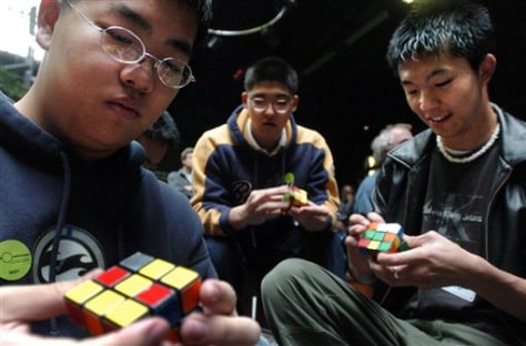 Man Solves Rubik S Cube In 11 13 Seconds Us News Nbc News