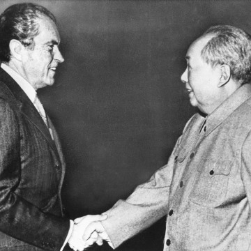 Image: Richard Nixon and Mao Zedong in 1972