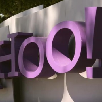 Google, Verizon &#x27;Planning to Bid For Yahoo&#x27; as Bid Deadline Extended