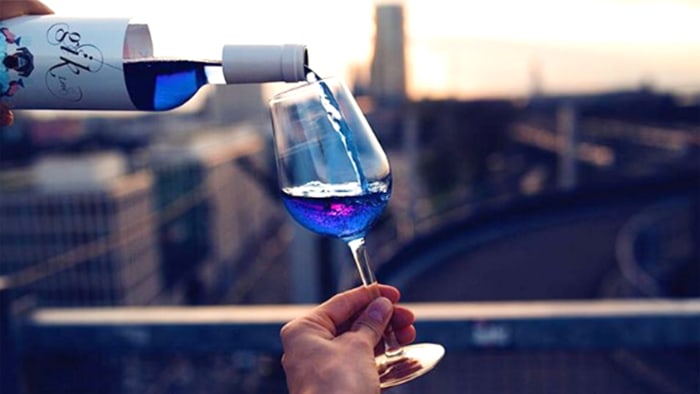 [Image: blue-wine-today-160621_ee9e9a9865095142a...-large.jpg]