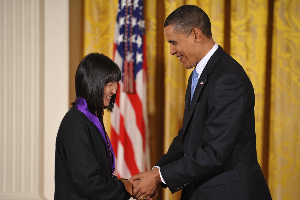 'Speechless': Vietnam Veterans Memorial Architect Maya Lin to Receive Medal of Freedom ...