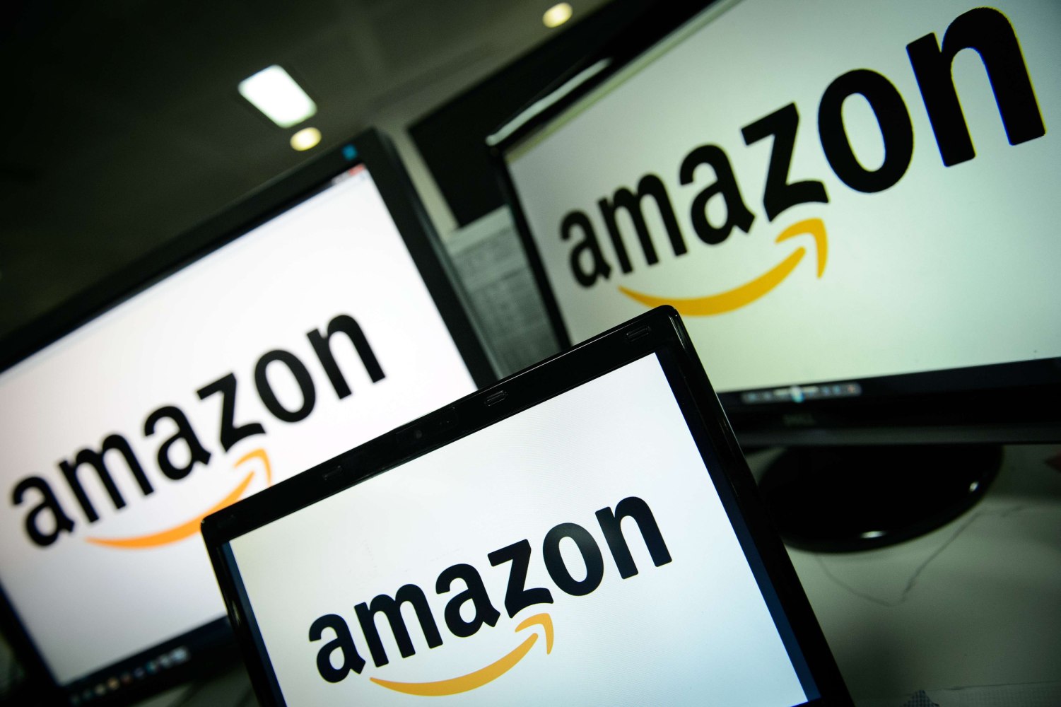 Amazon Web Services Issue Leaves Part of the Internet in Disarray - NBC