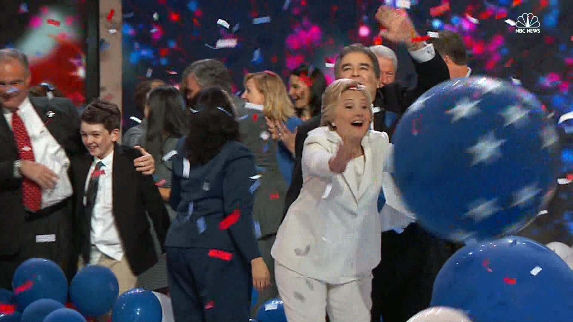 Moedig Plantkunde Luxe On Historic Night, Hillary Clinton Favors Pragmatism Over Flair