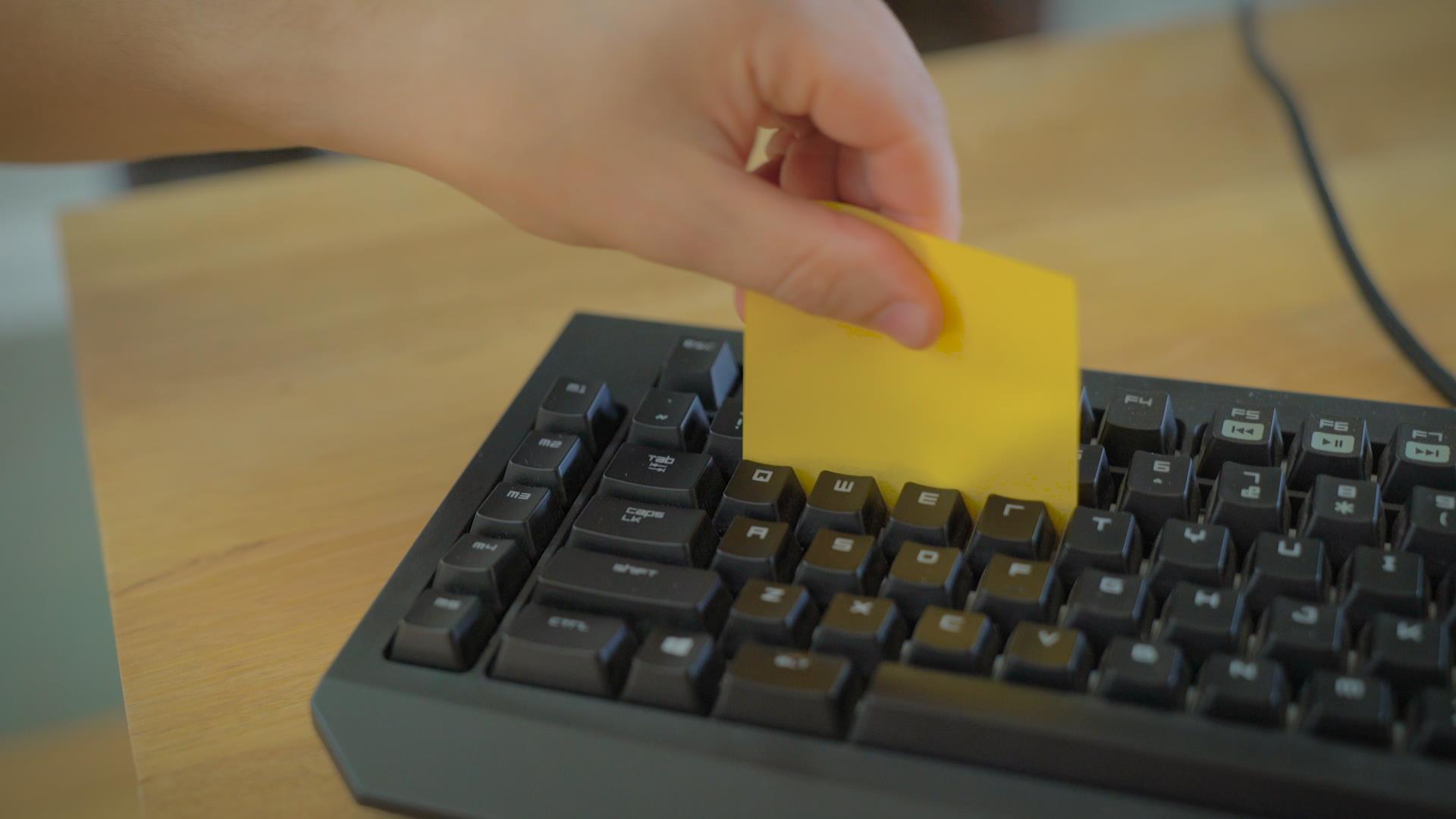 How To Clean Your Keyboard From Crumbs And Dust