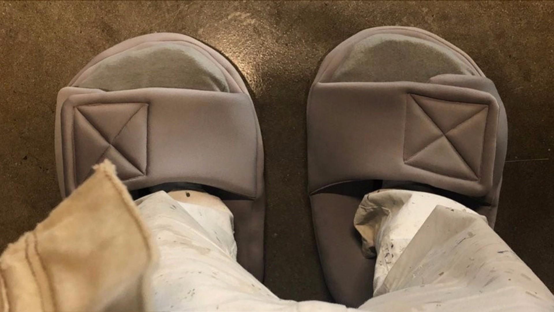 big yeezy slippers