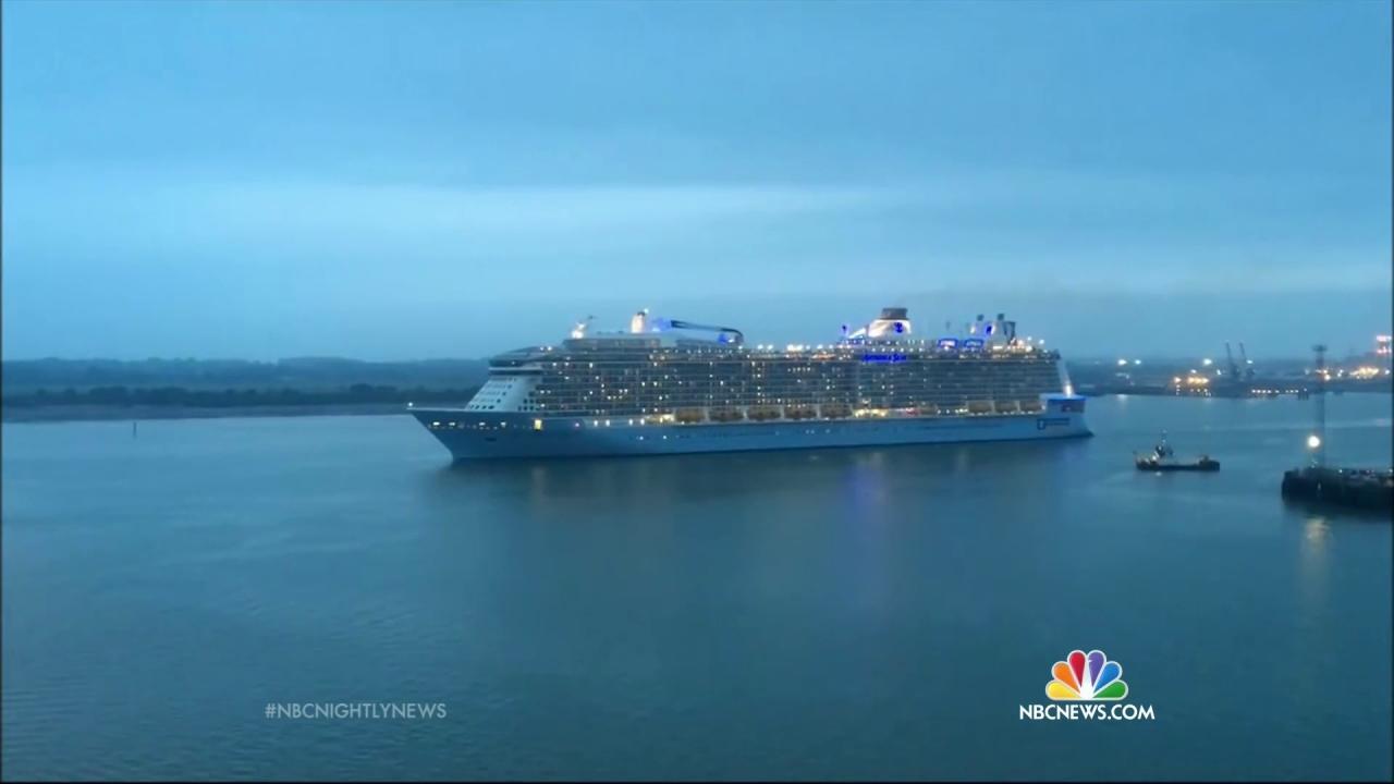 Cruise Ship Returning To U S Port After Hitting 30 Foot