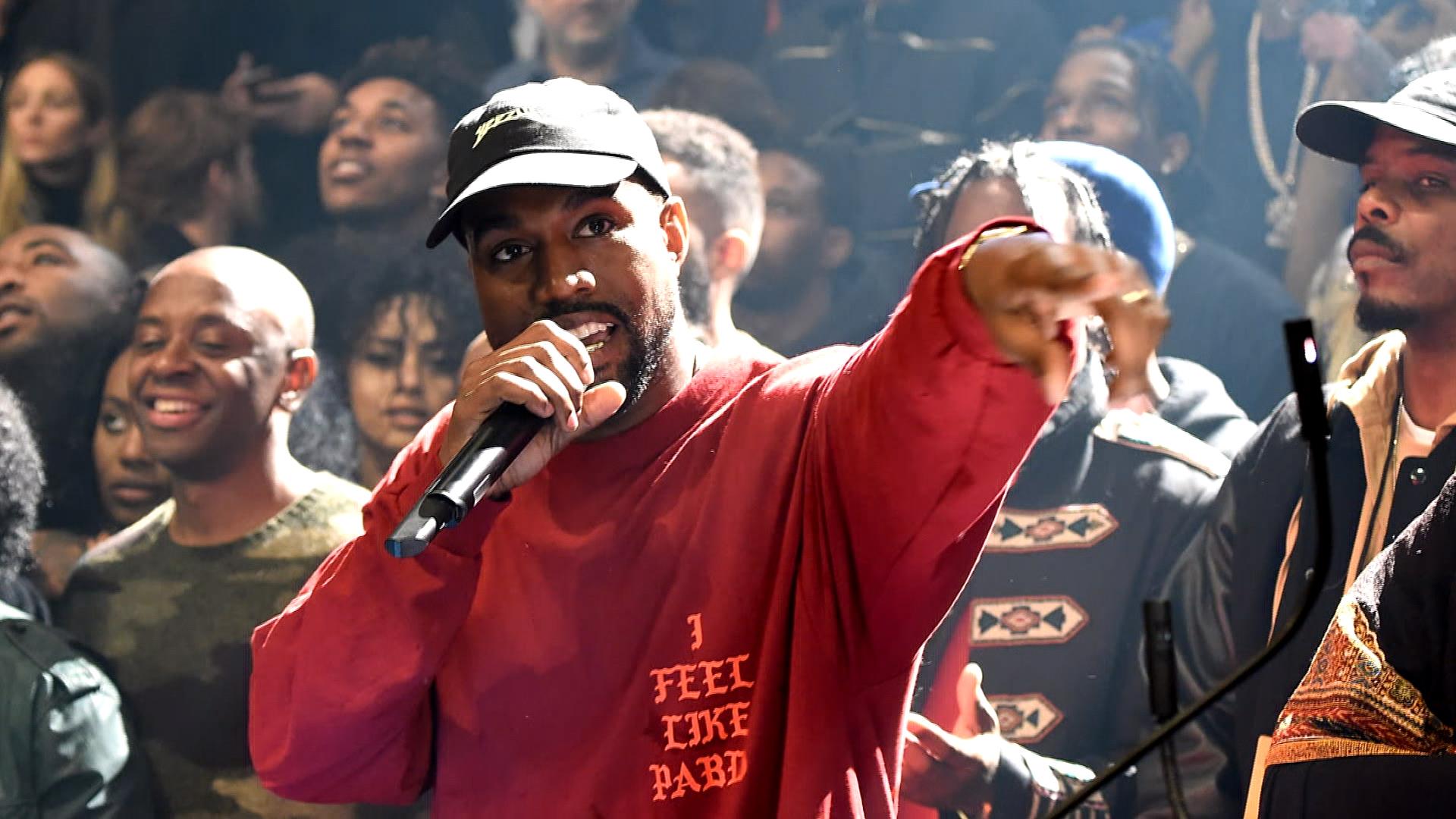 Santuario portátil pluma Kanye West's 'Yeezy Season 3' deemed a success