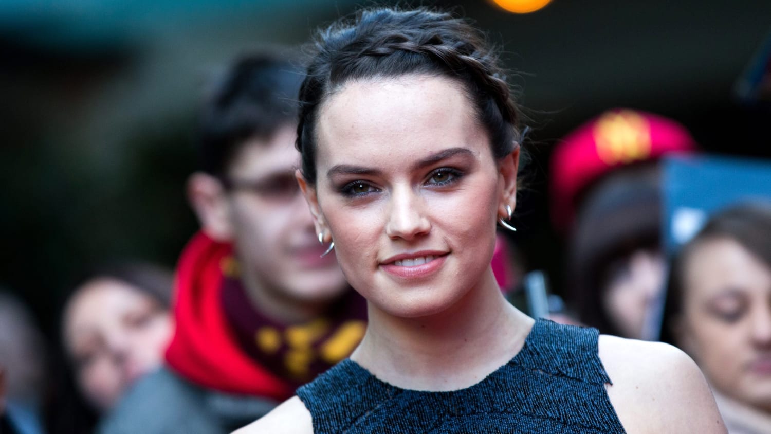 Daisy Ridley Uses To Instagram To Debate Nomakeup Nofilter Selfies