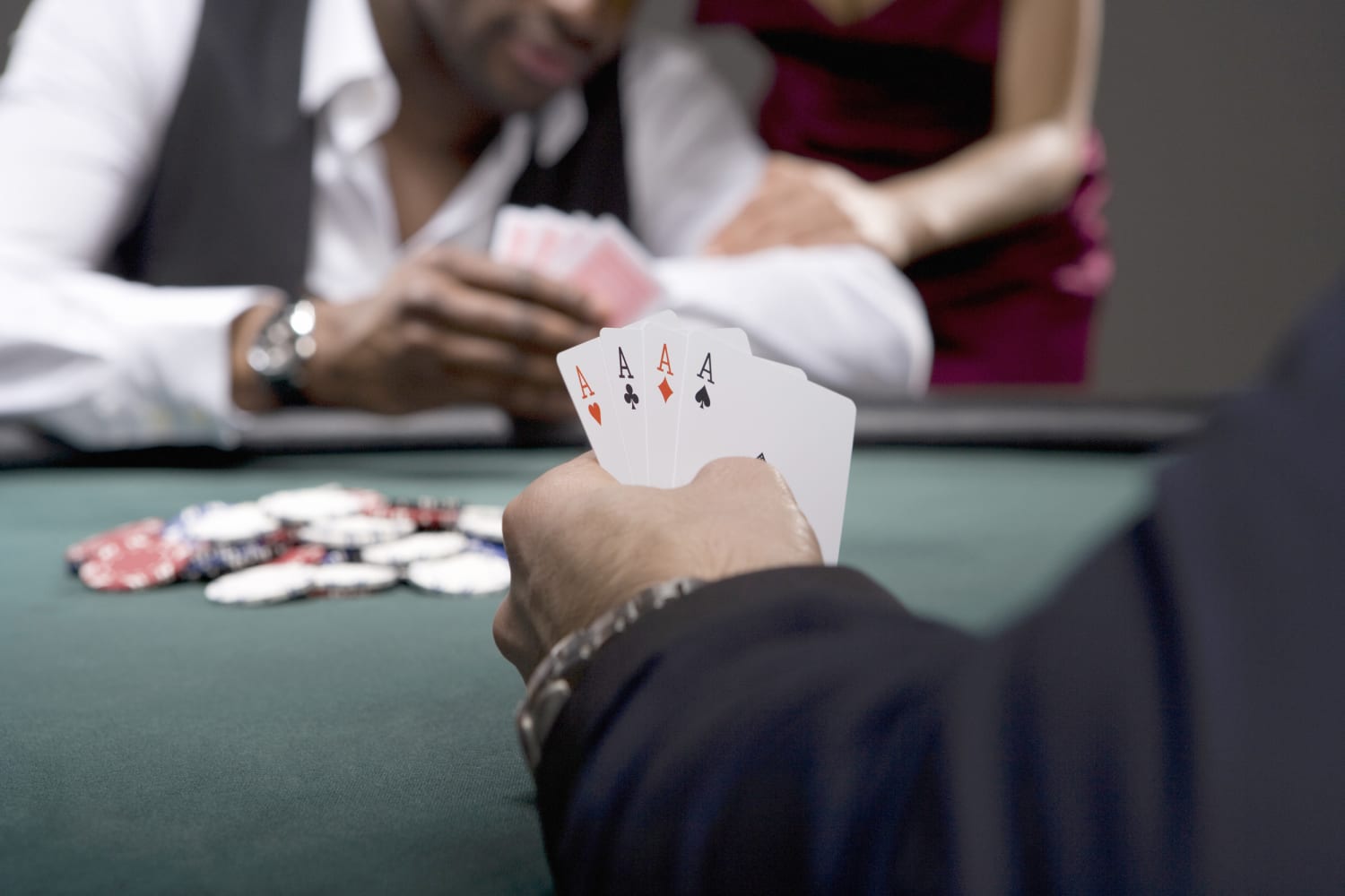 How to Negotiate a Higher Salary, According to a Professional Poker Player