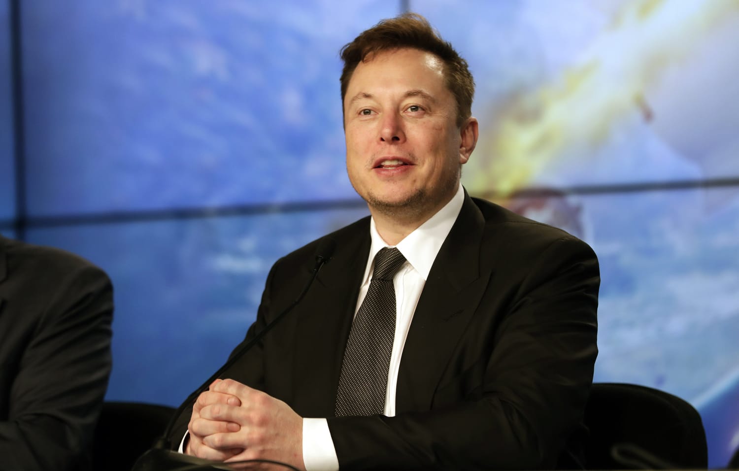 How Tall Is Elon Musk - DRAGON