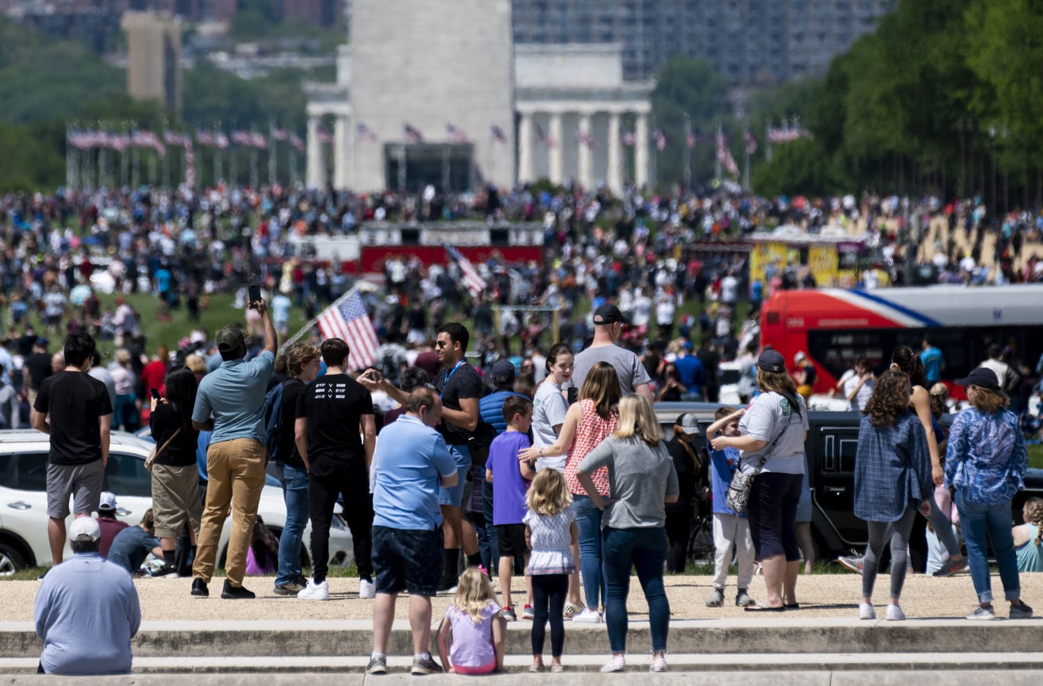 Crowds gathered at National Mall to watch Blue Angels ...