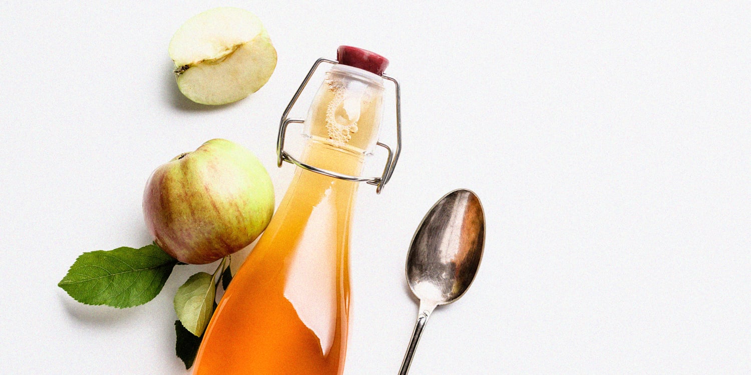 The benefits of apple cider vinegar, according to a dietitian