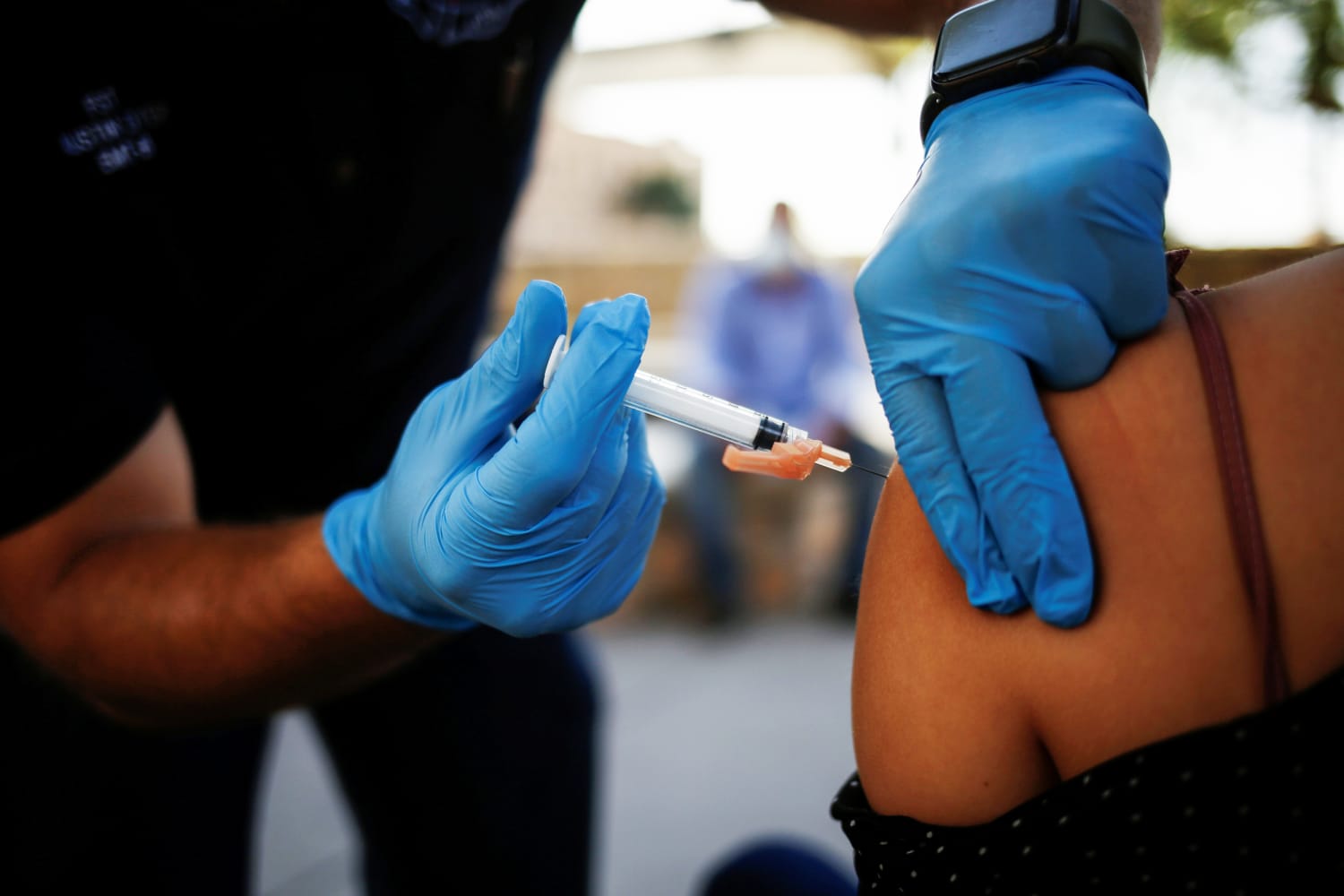 Covid shot tourism: Latin Americans are traveling to the U.S. for vaccines