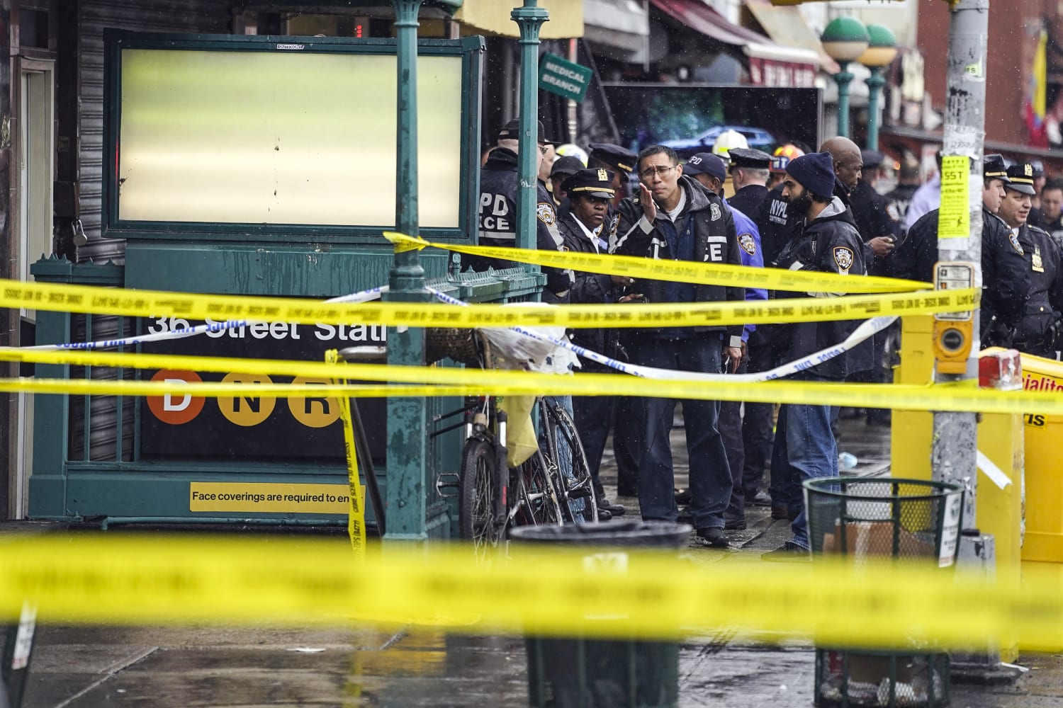 Five to split $50,000 reward in New York subway shooting case