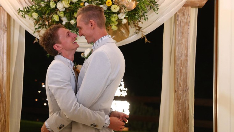 Same Sex Couples Marry In Midnight Ceremonies Across Australia
