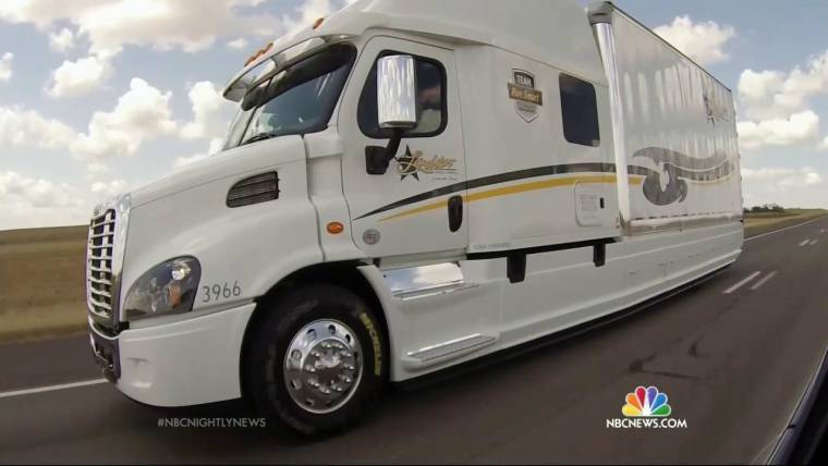 Truck Drivers Ride In Style With Tricked Out Sleepers