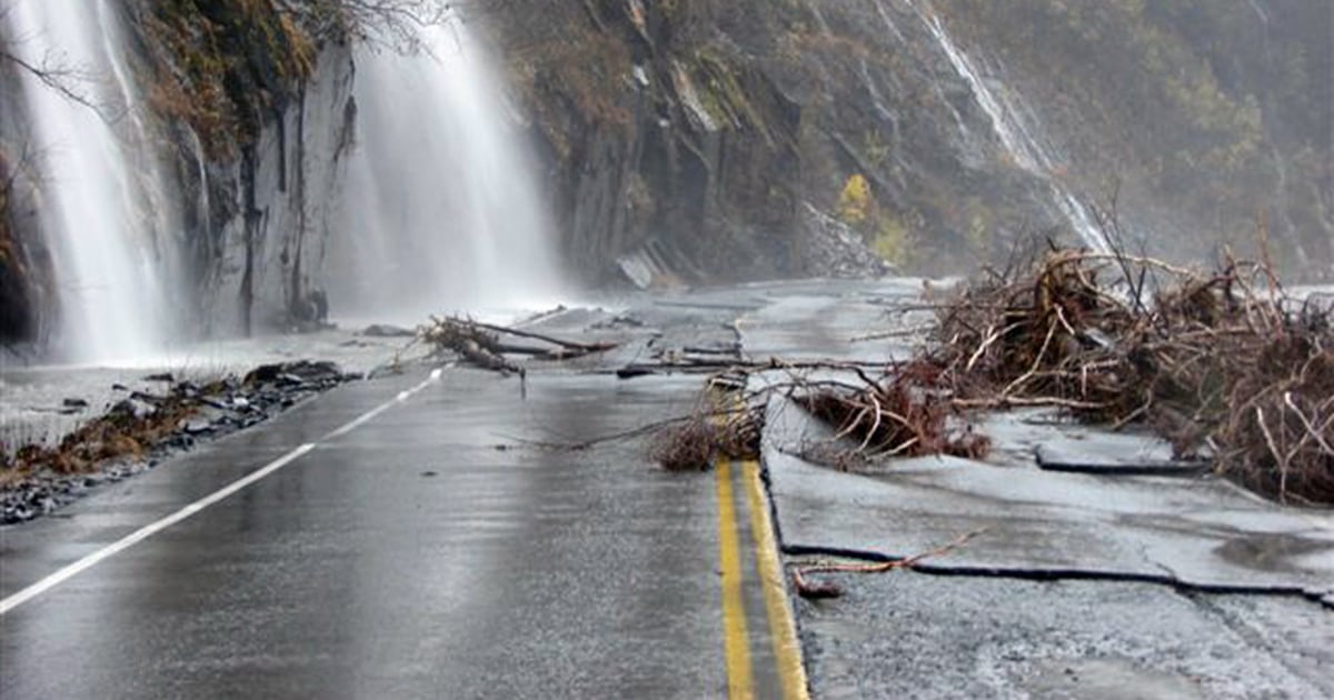 Alaska highway, town cut off by flooding
