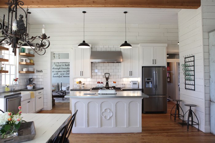 Chip and Joanna Gaines 'Fixer Upper' home tour in Waco, Texas ... - Molly Winn Photography
