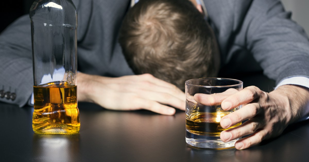 How to Help Your Loved Ones Fight Alcohol Addiction?