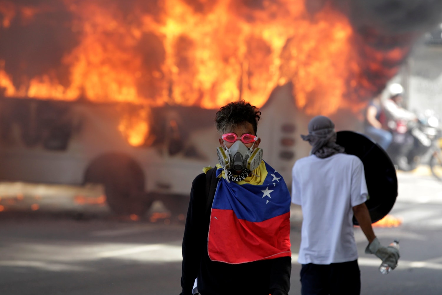 Venezuela Protests Roads Blocked as AntiMaduro Demonstrations Persist