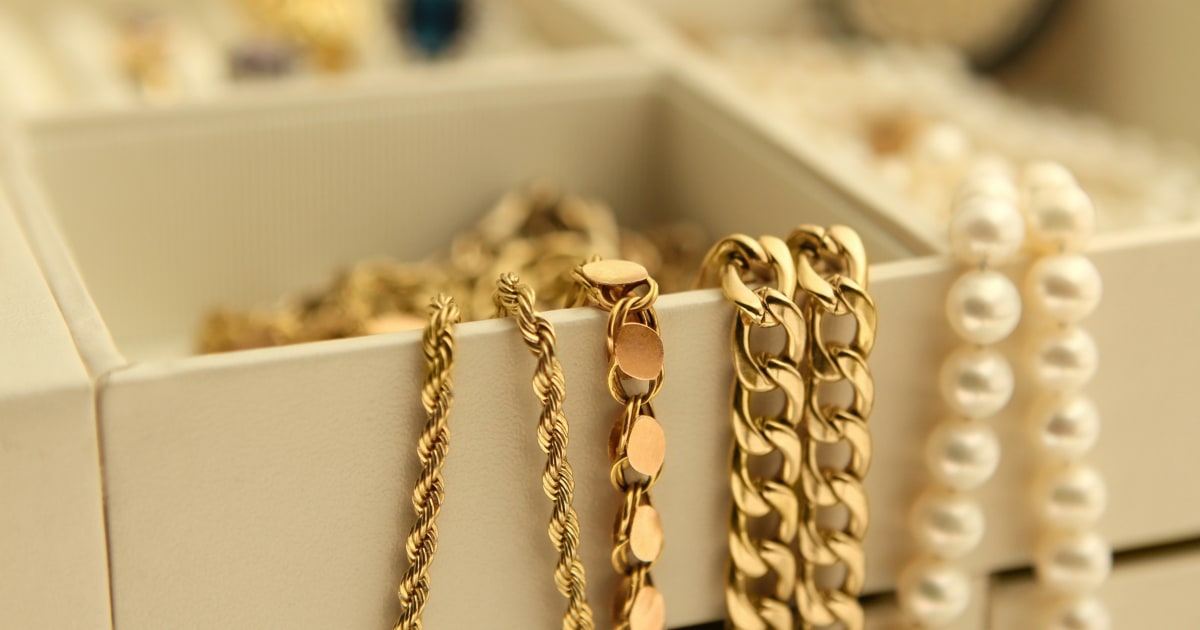 An Easy Way to Tell if Your Gold Jewelry Is Fake