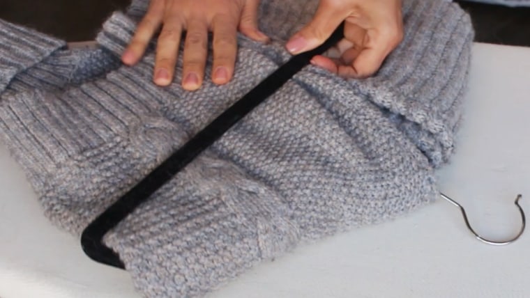 Jak powiesić sweter
