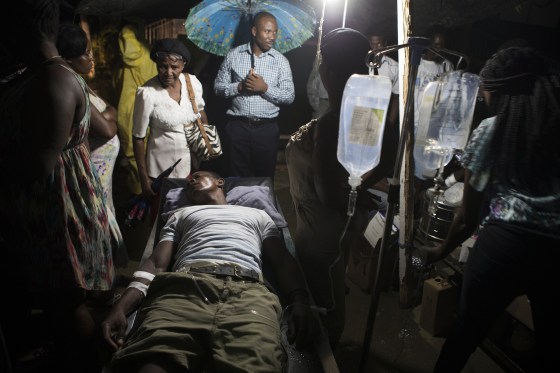 Image: At least 12 dead and 188 injured after earthquake in Haiti