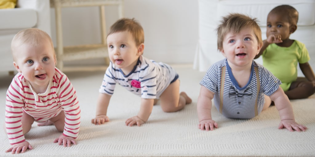 When do babies crawl? Pediatricians 