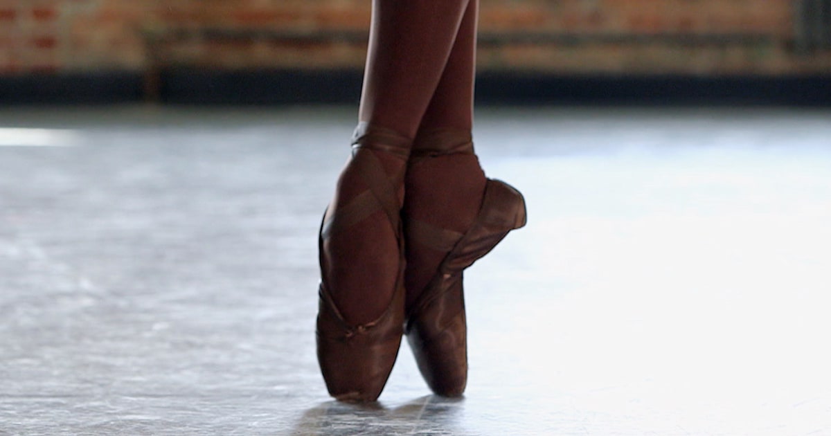 ballet black pointe shoes