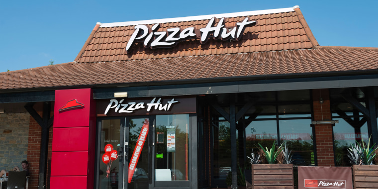 Pizza Hut is closing hundreds of its dine-in restaurants