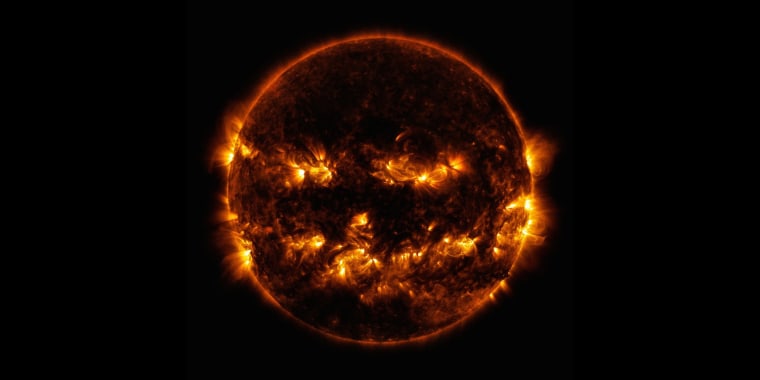 Imagen: El 8 de octubre de 2014, las regiones activas en el sol le dieron la apariencia de una linterna.  Esta imagen es una mezcla de 171 y 193 de luz angstrom capturada por el Observatorio de Dinámica Solar.