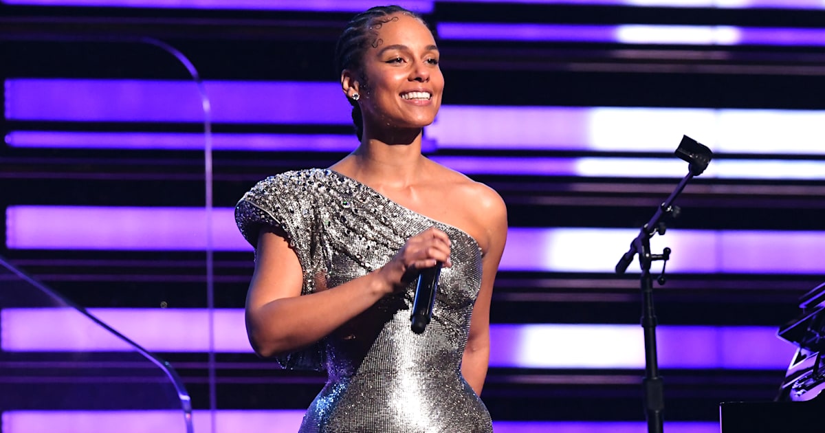 Grammys host Alicia Keys wears 5 looks throughout the night