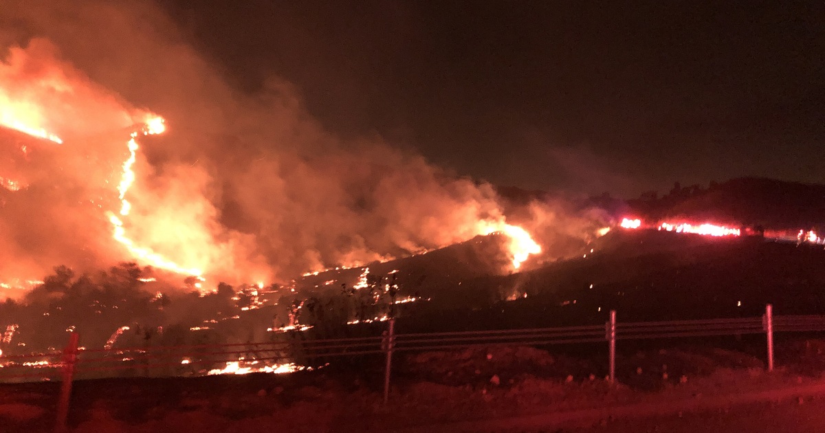 Creek Fire forces evacuation on Christmas Eve north of San Diego