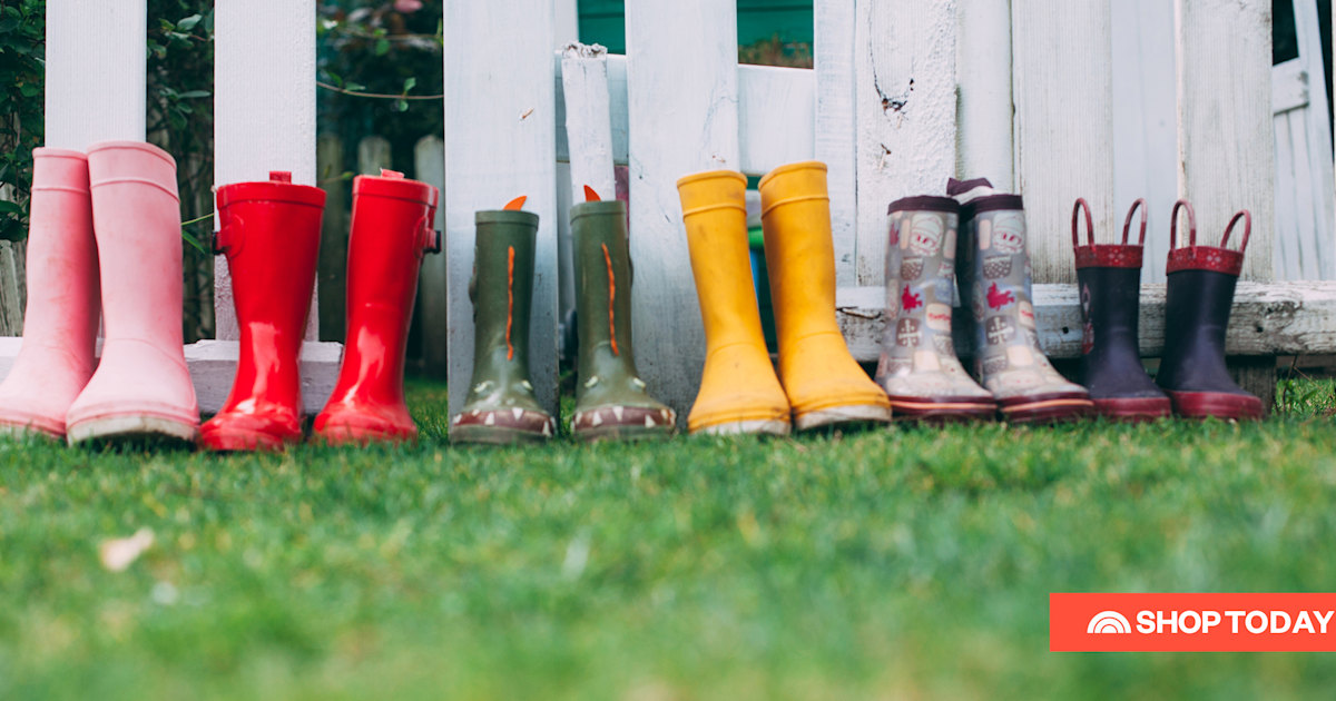 hunter rain boots vs ugg rain boots