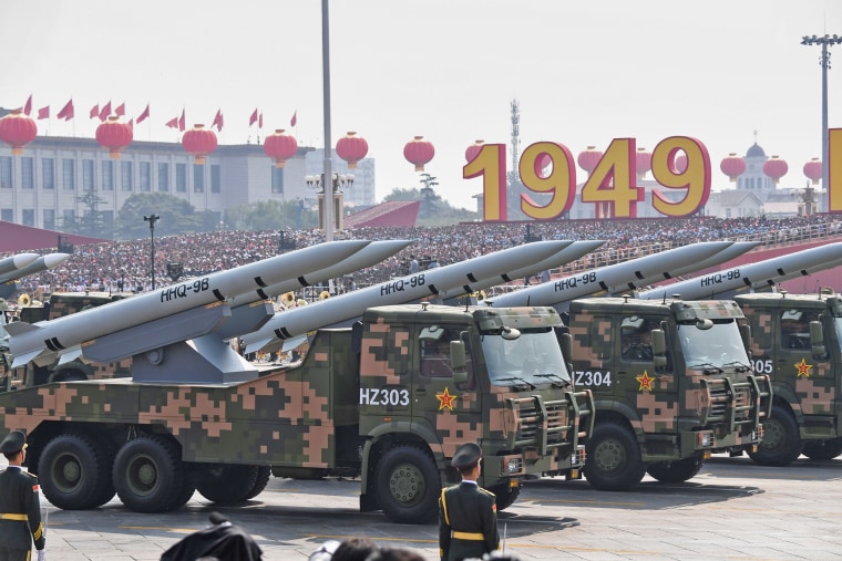 Image: HHQ-9B surface-to-air missiles in a military parade at Tiananmen Square